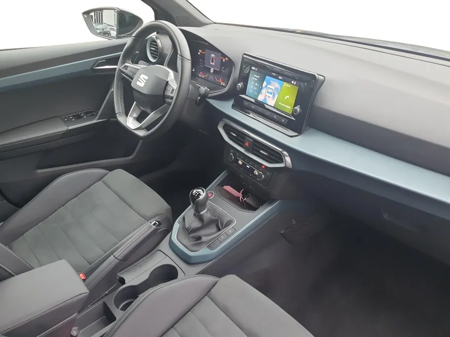 SEAT Arona Xperience | Climate control | Adaptieve cruise control | Camera | Apple CarPlay / Android  | Parkeersensoren voor en achter |