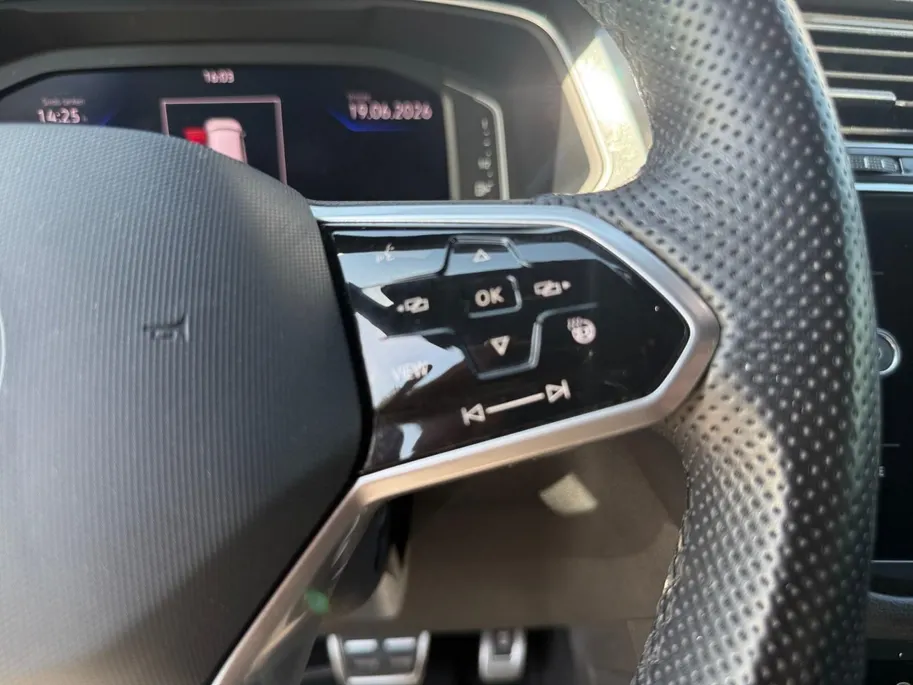 Volkswagen Tiguan 1.5 TSI R-Line Business+ | Automaat | Cruise Control | Climate Control | Digital Dashboard | Stoelverwarming | Stuurverwarming | Navigatie | Parkeersensoren |