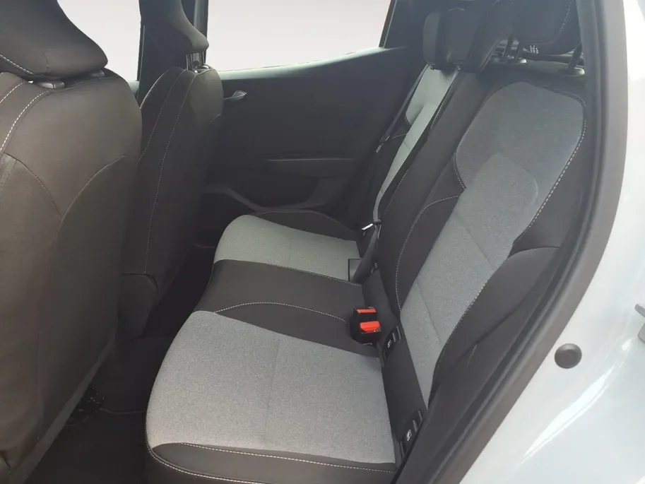 Renault Clio 1.6 E-Tech Full Hybrid 145 evolution Automaat |Navigatie |1e eigenaar | Parkeersensoren | Cruise Control | Apple CarPlay/Android Auto | Licht & Regen Sensor | Full LED | Digital Cockpit | 1 jaar Garantie