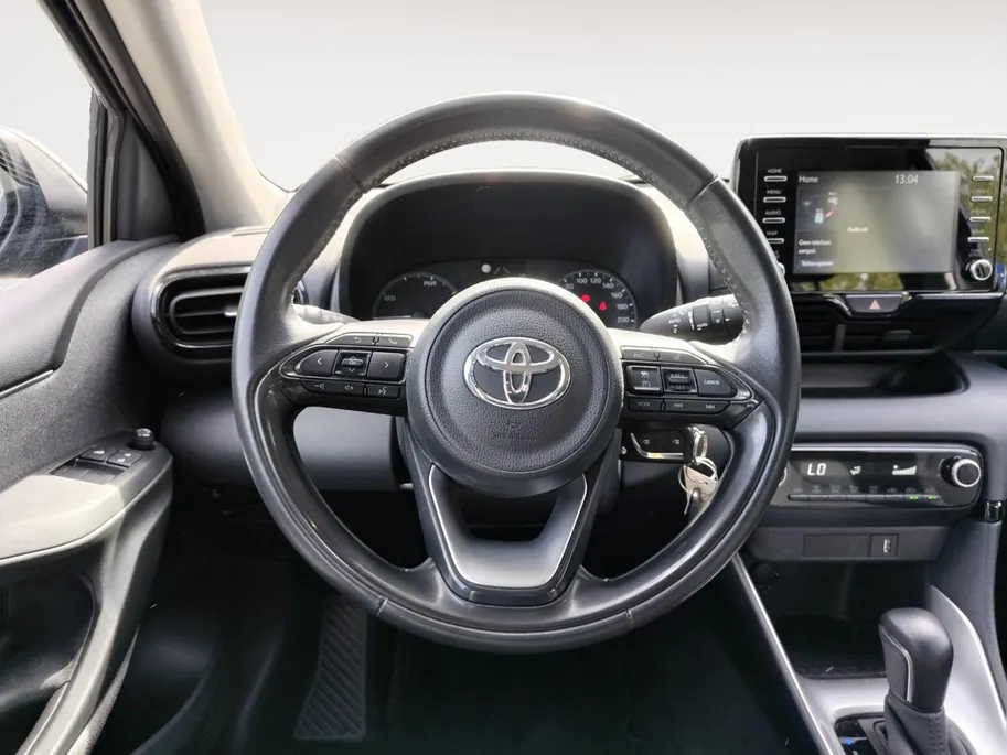 Toyota Yaris 1.5 Hybrid Active |Super complete en zuinig! NU incl. GRATIS AFLEVER PREMIUMPAKKET! Incl. 12 maanden GARANTIE! RIJKLAARPRIJS!!