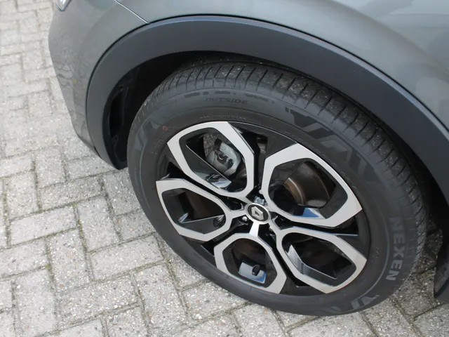 Renault Arkana 1.6 E-Tech Hybrid 145 PK Intens | Elektrisch bedienbare trekhaak | Camera achter | Bose geluid | Groot scherm | Reservewiel | Dode hoek sensoren | Adaptieve cruise controle |