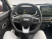 Dacia Spring Extreme 65 26.8 kWh AUTOMAAT AIRCO CAMERA CRUISE CONTROLE APPLE CARPLAY ANDROID AUTO ZEER MOOIE AUTO DEMONSTRATIEAUTO VRAAG NAAR DE KMSTAND