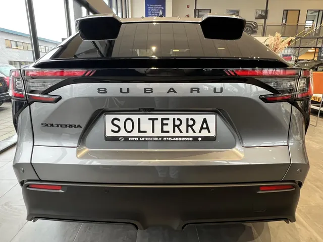 Subaru Solterra 4E-xperience 73.1 kWh | NIEUW MODEL!!! | 100% Elektrisch | Uit Voorraad Leverbaar | Panoramisch Dak | Dubbelen Draadloze Telefoonoplader | Nieuw Multimedia Systeem