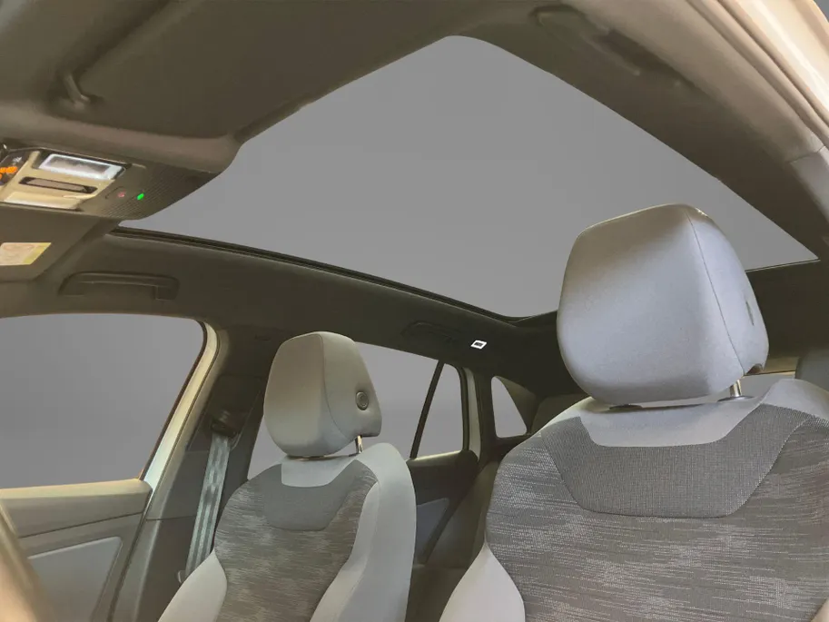 Volkswagen ID.4 52 kWh 170PK · Panoramadak · Apple/Android Car Play · Camera + Parkeersensoren · SOH 92.3%