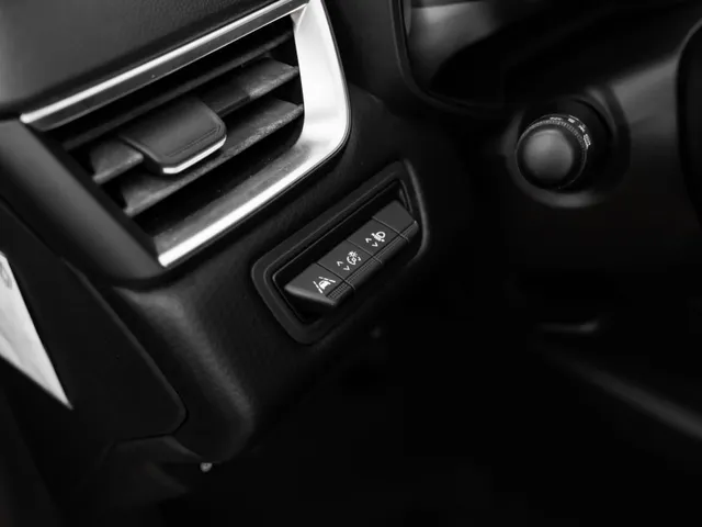Renault Clio 1.0 TCe 92 PK Bi-Fuel Zen | 4 seizoensbanden | Airco | NAVI | parkeersensoren achter | Apple/Android car play |