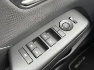 Hyundai Kona 1.6 GDI HEV Premium | 360 camera | Apple Carplay/ Android Auto | Stoelverwarming & ventilatie | Navigatie |