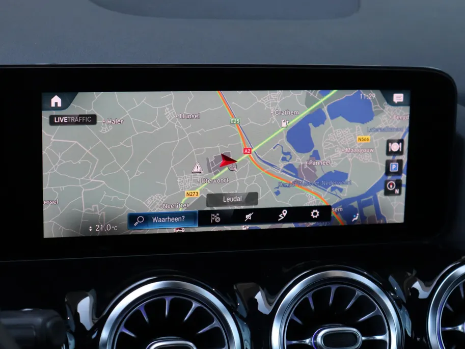 Mercedes-Benz GLA 250 e AMG Line l Stoelverwarming l Achteruitrij camera l Ambiente lichtpakket