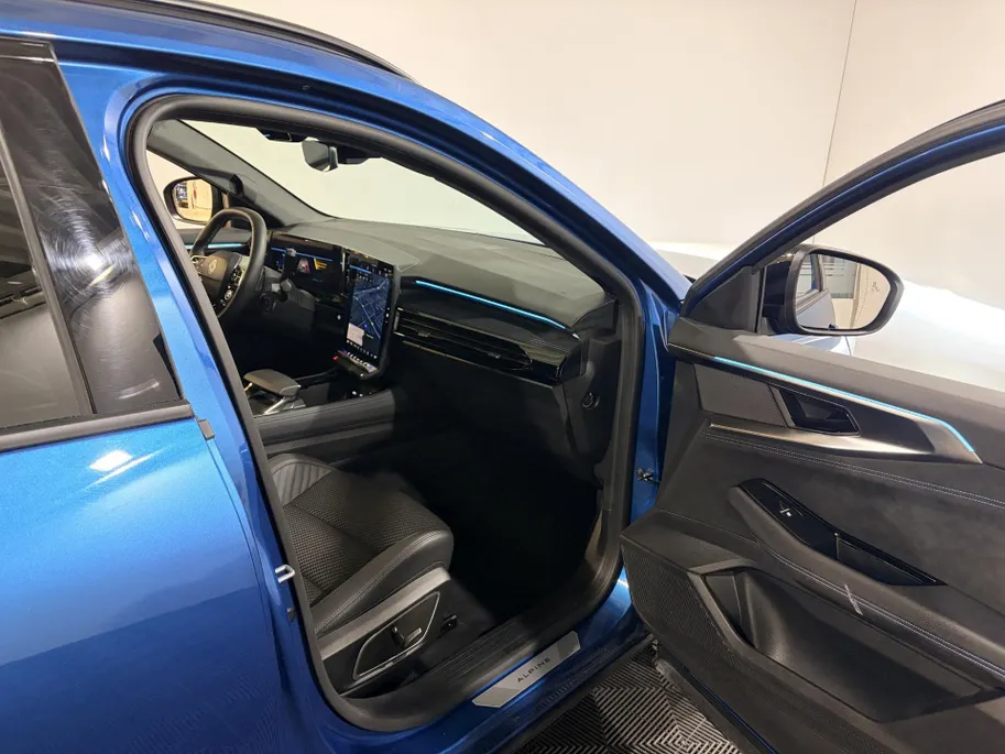 Renault Austral 200PK E-Tech Full Hybrid Esprit Alpine Automaat | Stoelverwarming | Camera | Parkeersensoren | Apple CarPlay/Android Auto | Adaptive Cruise Control | Lichtmetalen Velgen | Licht & Regen Sensor | Full LED |