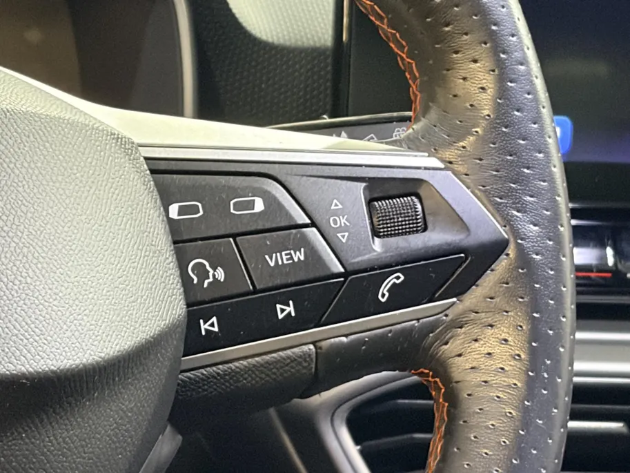 SEAT Leon Sportstourer 150PK 1.5 TSI FR Business Intense | Navigatie | Cruise Control Adaptief | Climate Control | Apple Carplay/Android Auto | Camera | Parkeersensoren | Lichtmetalen Velgen | Licht & Regen Sensor |