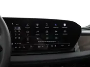 Audi Q6 e-tron S edition 83 kWh 252pk · SOH 98,1% · Panoramadak · 360 Camera · Inklap. Trekhaak · Luchtvering · Elek. Voorstoelen · Garantie t/m 19-06-2030 of 100.000km