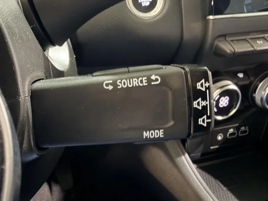 Renault Captur 145PK E-Tech Hybrid Intens Automaat | Camera | Parkeersensoren | Apple Carplay/Android Auto | Navigatie | Climate Control | Cruise Control | Lichtmetalen Velgen | Licht & Regensensor |