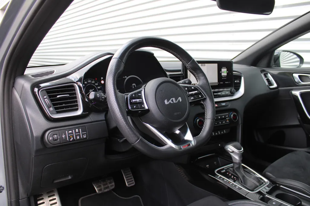 Kia ProCeed 1.5 T-GDi DCT7 GT-Line | BTW Auto | Automaat | Pano | 18” LM | Navi | Camera | Adap. Cruise |