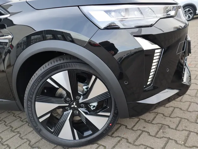 Mitsubishi Grandis 1.8 HEV First Edition | Stuur/Stoel Verwarming | 360* Camera |