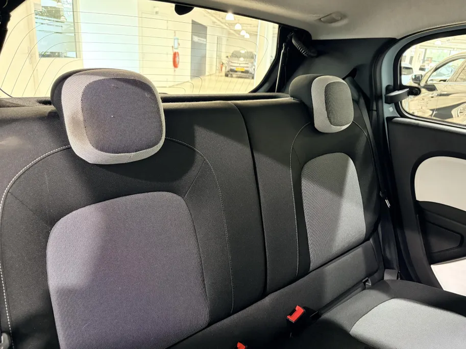 Renault Twingo 75PK SCe Collection | 1e eigenaar | Airco | Bluetooth | Elektrische Ramen & Spiegels | USB | Centrale Deurvergrendeling | LED Dagrijverlichting | Licht Sensor |
