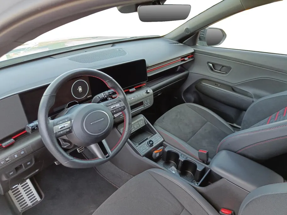 Hyundai Kona 1.6 GDI HEV N Line Sky | Apple Carplay/Android Auto | Kunstlederen/suede bekleding | Lichtmetalen velgen 5-spaaks 18 | Schuif/kanteldak