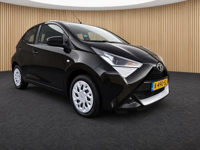 Toyota Aygo 1.0 VVT-i x-play | Camera | Carplay