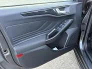 Ford Focus Wagon 1.0 EcoBoost Hybrid ST Line