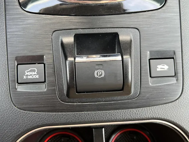 Subaru Outback 2.5i Premium Automaat | All Season Banden | Trekhaak | Elek. Schuif/Kantel Dak | Crème Witte Lederen Bekleding