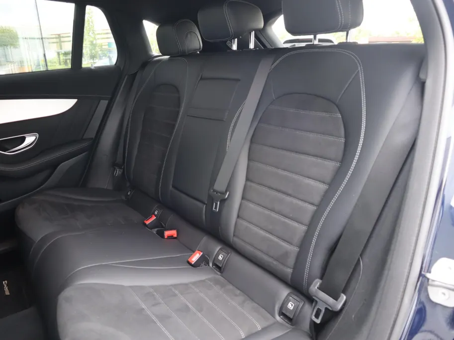 Mercedes-Benz EQC 400 4MATIC Business Solution AMG 80 kWh l Trekhaak l Keyless l Stoelverwarming