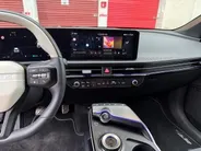 Kia EV6 GT-Line 84 kWh Panoramisch schuif-/kanteldak | Verwarmbare en geventileerde stoelen | V2L | Meridian Premium Sound System | 360 camera | Metallic lak | Fabrieksgarantie t/m 11-04-2033 + 3x 1 jaar* | NAP
