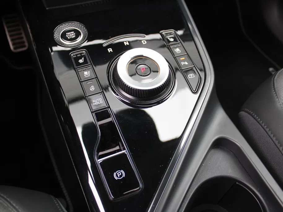 Kia Niro 1.6 GDi Hybrid ExecutiveLine | Automaat | Harman Kardon | Leder | Elek. Stoelverstelling met geheugen | Heads-up Display | Trekhaak | All season |