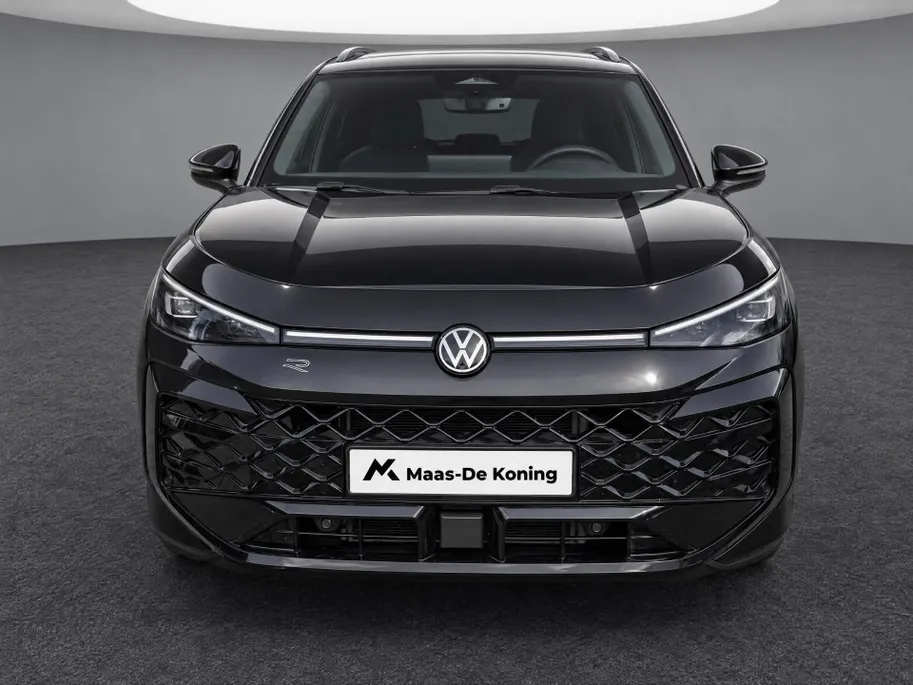 Volkswagen T-Roc 1.5 eTsi 150pk DSG R-Line First Edition · Camera · Apple/Android Car Play · Stoelverwarming · Alarm · Elek. Achterklep · P-Sensoren · IQ.Light · Garantie t/m 12-01-2028