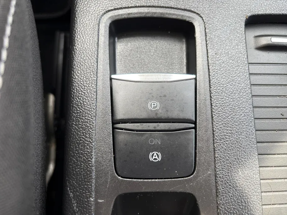 Ford Focus Wagon 1.0 EcoBoost Titanium X Business 125PK | Camera | Winter Pack | El. Achterklep | Climate Control | Privacy Glass | Keyless Entry | LED
