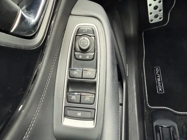 Subaru Outback 2.5i Premium CVT Automaat | Leder | Open Dak | 18 inch velgen | Meest luxe uitvoering!!