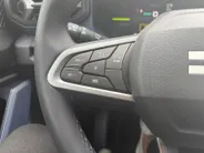 Dacia Duster 1.6 Hybrid 140 Journey NAVIGATIE AIRCO 360CAMERA CRUISE CONTROLE APPLE CARPLAY ANDROID AUTO HOGE INSTAP LET OP IS EEN DEMO VRAAG NAAR DE KMSTAND