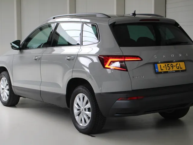 Škoda Karoq 1.0 TSI Business Edition Navigatie | climate Control | Stoelverwarming |
