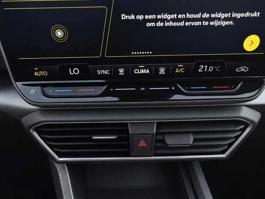 SEAT Leon Sportstourer FR Business 1.5 eHybrid 150 kW / 204 PK Station | Panorama dak | Matrix lichten | Metallic Lak | Herwaardering!!