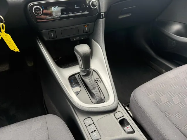 Toyota Yaris 1.5 Hyb. Dynamic Limited | Parkeersensoren V+A | All Seasons