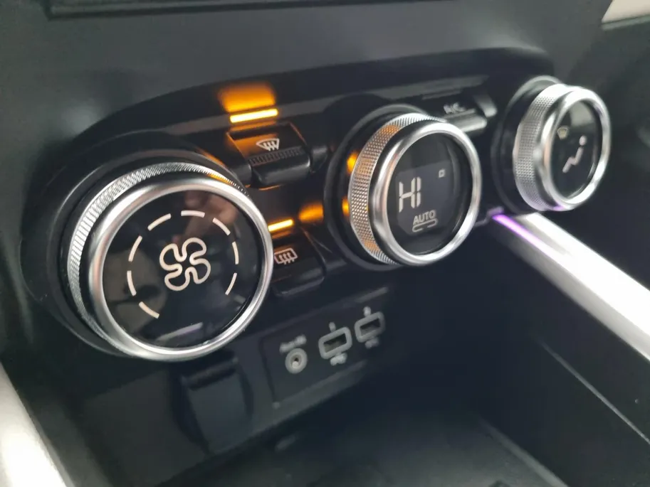 Renault Clio 1.0 TCe 90 Techno | Parkeersensoren | LMV | Cruise & Climate Control | Apple Carplay & Android Auto | 12 Maanden BOVAG Garantie