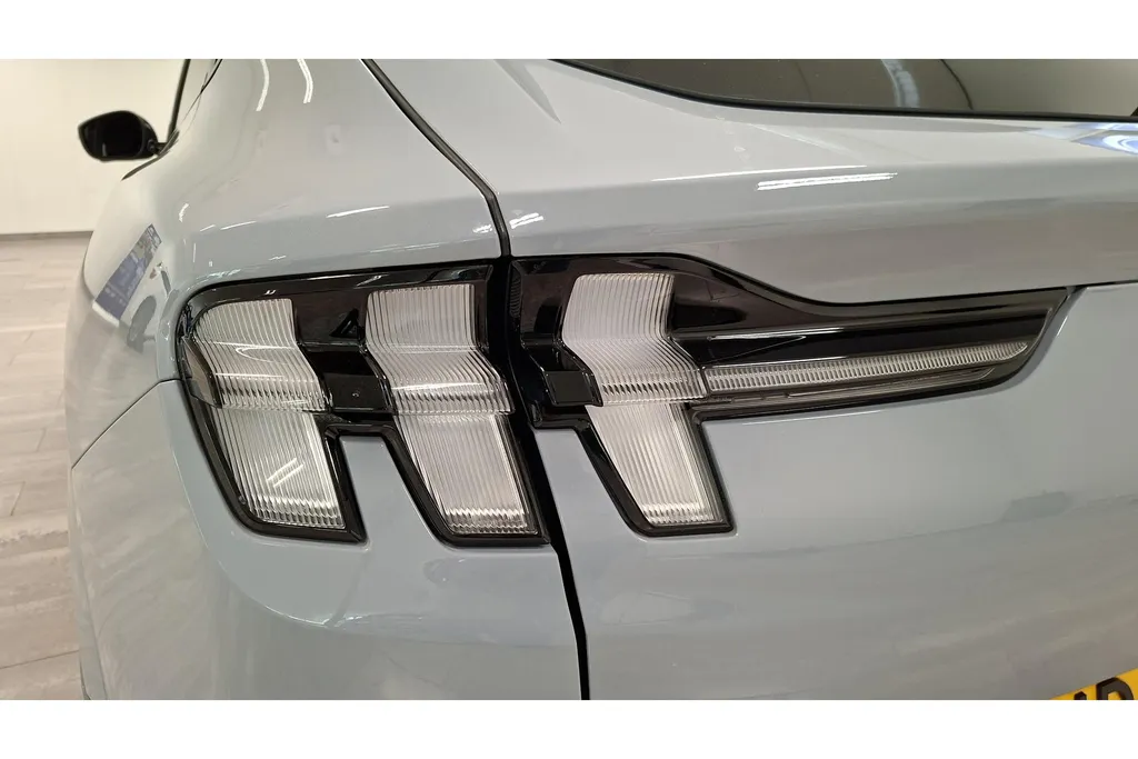 Ford Mustang Mach-E Extended Premium RWD 88 kWh