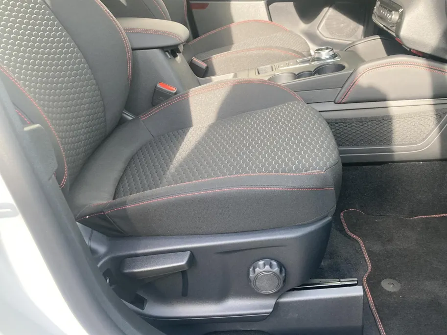 Ford Kuga 2.5 PHEV ST-Line 243 pk 360 graden camera - Elektisch wegklapbare trekhaak - Winter Pack - BLISS