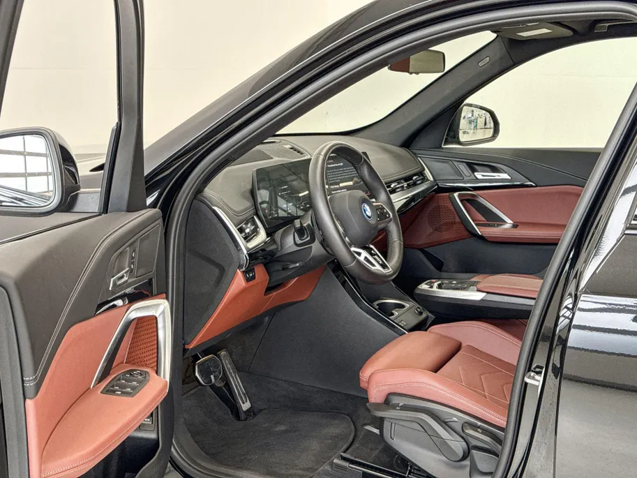BMW iX1 xDrive30 67 kWh