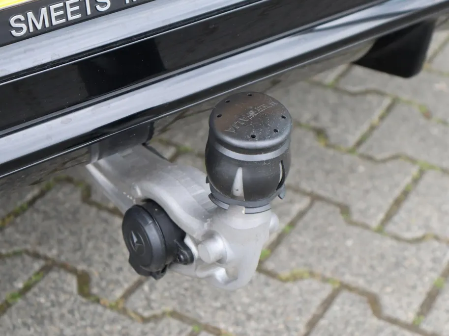 Mercedes-Benz GLB 250+ Business Solution AMG 85.5 kWh l Trekhaak l Keyless l Panoramadak