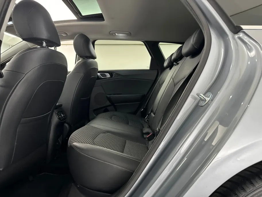 Kia Ceed Sportswagon 1.0 T-GDi Executive Line | Panoramadak | Elektrische stoelen | Elektrische achterklep
