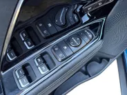 Kia Niro 1.6 GDi Hybrid ExecutiveLine | Stoel verwarming en ventilatie | Dodehoek detectie | Schuif/kantel dak | Trekhaak  | Keyless Entry | Apple CarPlay/ Android Auto | Lichtmetalen Velgen |