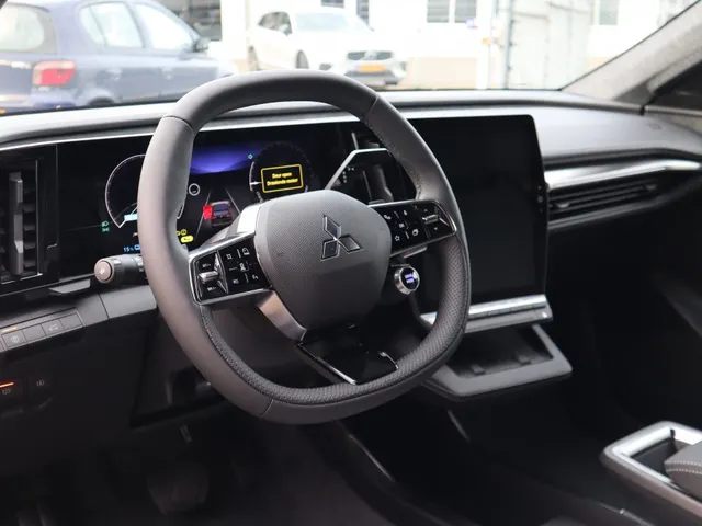 Mitsubishi Eclipse Cross Intense+ 87 kWh | Stuur/Stoel Verwarming | 360* Camera