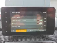 Dacia Sandero 1.0 TCe 90 Journey | Camera | Apple Carplay & Android Auto | Climate & Cruise Control *