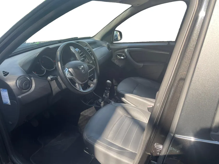 Dacia Duster 1.2 TCe 4x2 Blackshadow | Trekhaak | Camera | Lm velgen | Navigatie