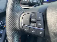 Ford Puma 1.0 EcoBoost Hybrid 125pk AUTOMAAT ST-line AppleCarplay/AndroidAuto-Navigatie-Panoramadak-stoelhoogteverstelling passagier