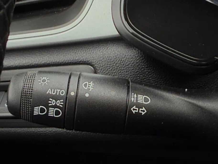 Renault Captur 1.0 TCe 90 techno Zeer lage kilometerstand  , Apple Carplay/Android Auto , navi , cruise , camera , lm velgen , parkeersensor , tel , usb .