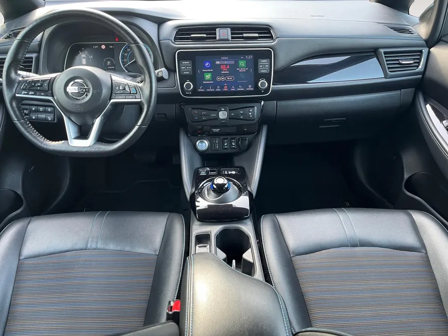 Nissan Leaf Tekna 40 kWh | 360 graden camera | Stoelverwarming | Climate Control | Bose audio