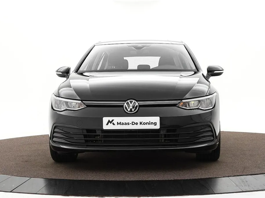 Volkswagen Golf 1.0 eTSI 110pk DSG Life Business · Camera · Keyless · Dodehoeksensor · Apple/Android Car Play · Clima · Navigatie · Garantie t/m 12-10-2026 of 60.000km
