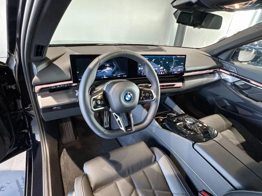 BMW i5 Sedan eDrive40 M Sportpakket Pro Comfort