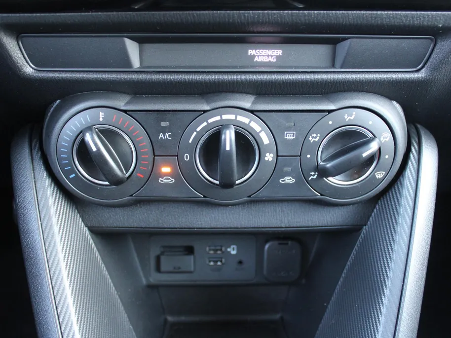 Mazda 2 1.5 Skyactiv-G Sportive | Airco | Cruise | PDC | 16' LM | Camera | 1e eigenaar | Zeer weinig km |