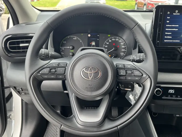 Toyota Yaris 1.5 Hyrid 115 Active | 3500 euro demo korting