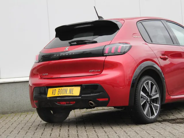 Peugeot 208 1.2 PureTech GT Pack Automaat | Adap. Cruise | Panodak | Vol Leder | Stoelverwarming | Camera